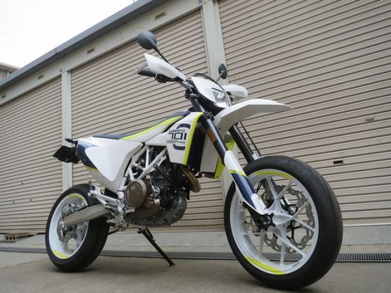 Husqvarna 701 SUPER MOTO Racing